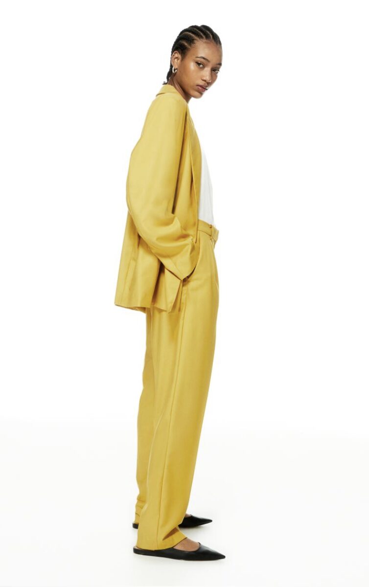 traje amarillo martha debayle h&m